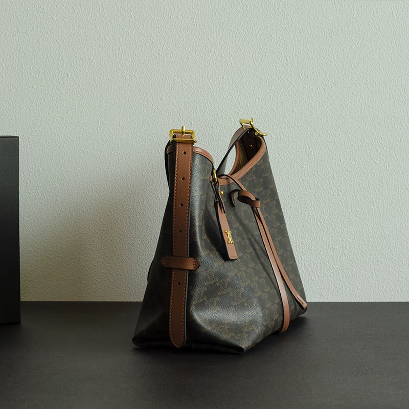 Capacious one-shoulder bag, genuine leather, 2022 collection, high-end