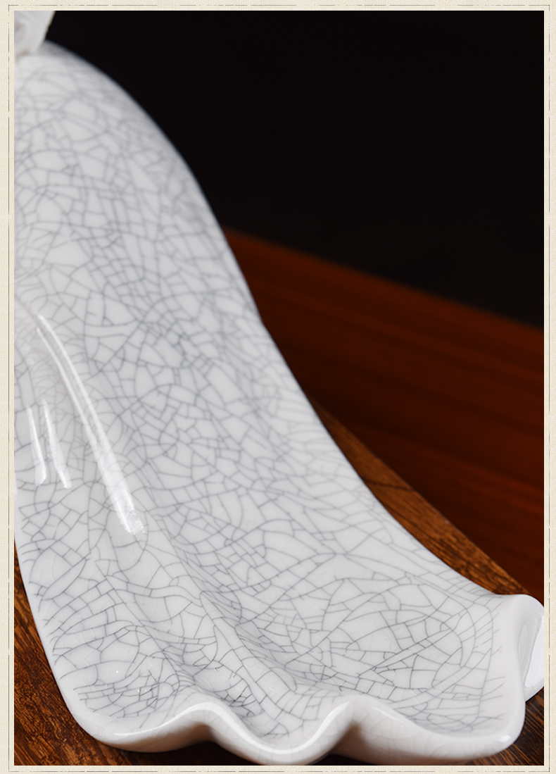 The east mud creative ceramic commands from a Chinese gift furnishing articles dehua white porcelain art/D30-13