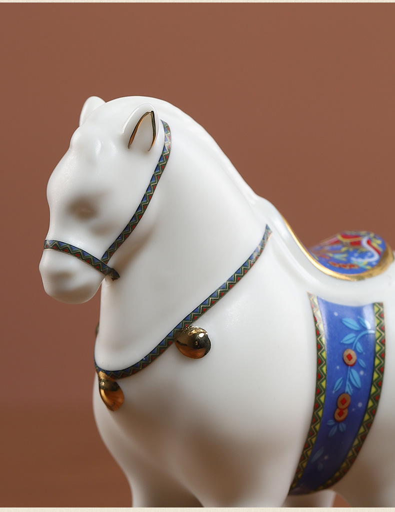 The east mud horse furnishing articles ceramics handicraft horse office desktop tang decoration accessories small delicate red