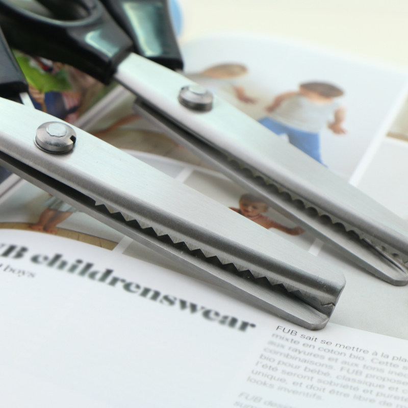 DIY pattern tooth scissors Triangle type 5MM arc type cutting edge tailor scissors cloth version scissors Dog tooth scissors