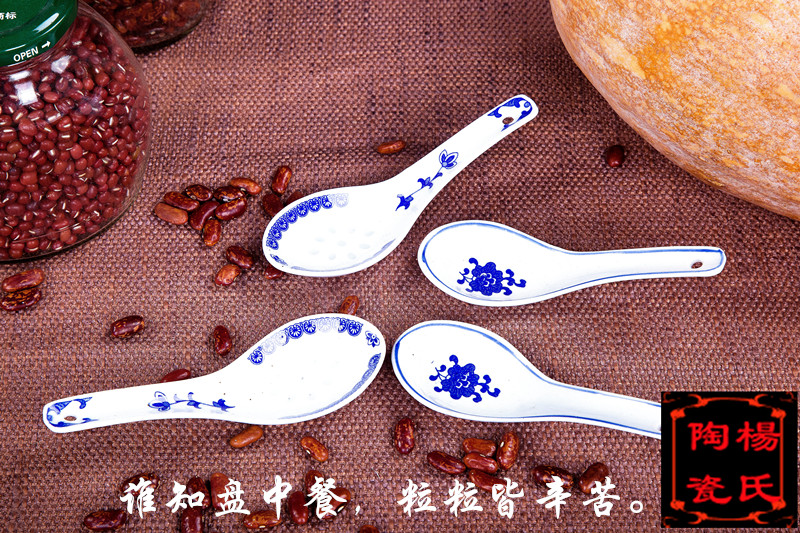 6 muỗng nhỏ thìa muỗng thìa Jingdezhen Trung Quốc vintage chất lượng đích thực Linglong màu xanh và trắng sứ bộ đồ ăn