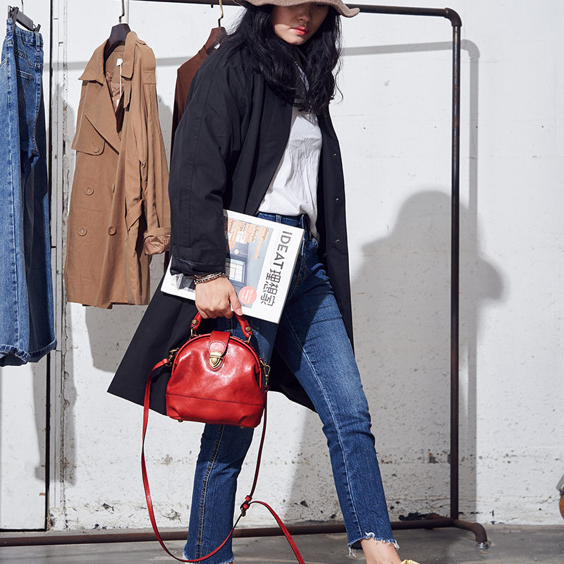 Half Van bag Pack 2022 new bag Fashion Single Shoulder Bag Mobile Phone Bag Women Skew Satchel Women's Top Layer Cow Leather Handbag