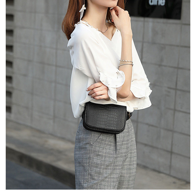 Black bright leather crocodile pattern women Fashion running bag mall dream gold Garden jewelry shopping guide small running bag