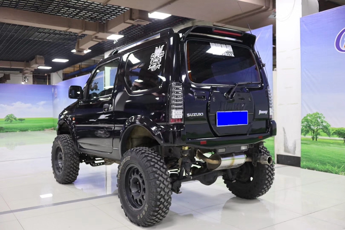 Đuôi xe Suzuki Jimny đặc biệt đuôi vây đuôi bằng chất liệu ABS - Sopida trên cánh gió xe ô tô