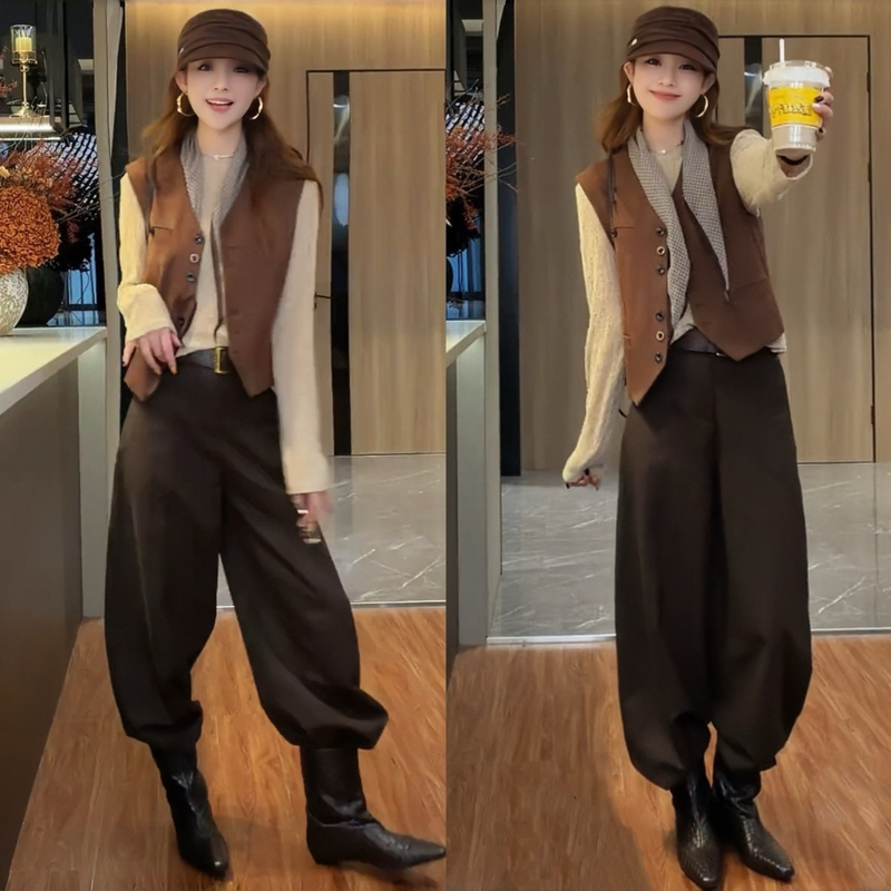 2026 Autumn Outfit: a Complete Set of Korean-Style High-End Sleeveless Vest Layered with Long-Sleeved T-Shirt and Wide-Leg Pants Three-Piece Set 2026 Autumn Outfit: a Complete Set of Korean-Style High-End Sleeveless Vest Layered with Long-Sleeved T-Shirt and Wide-Leg Pants Three-Piece Set