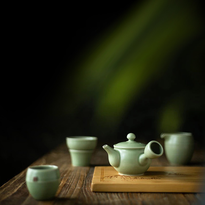 Upper Forest Lake the side of the kiln the pot green glaze tea set 1 pot 1 justice cup 4 tea cup 1 tea drain 1 leakage of gift box clothes