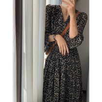 2022 spring and autumn new women's dress waist slimming temperament v-neck retro black chiffon long sleeve floral skirt