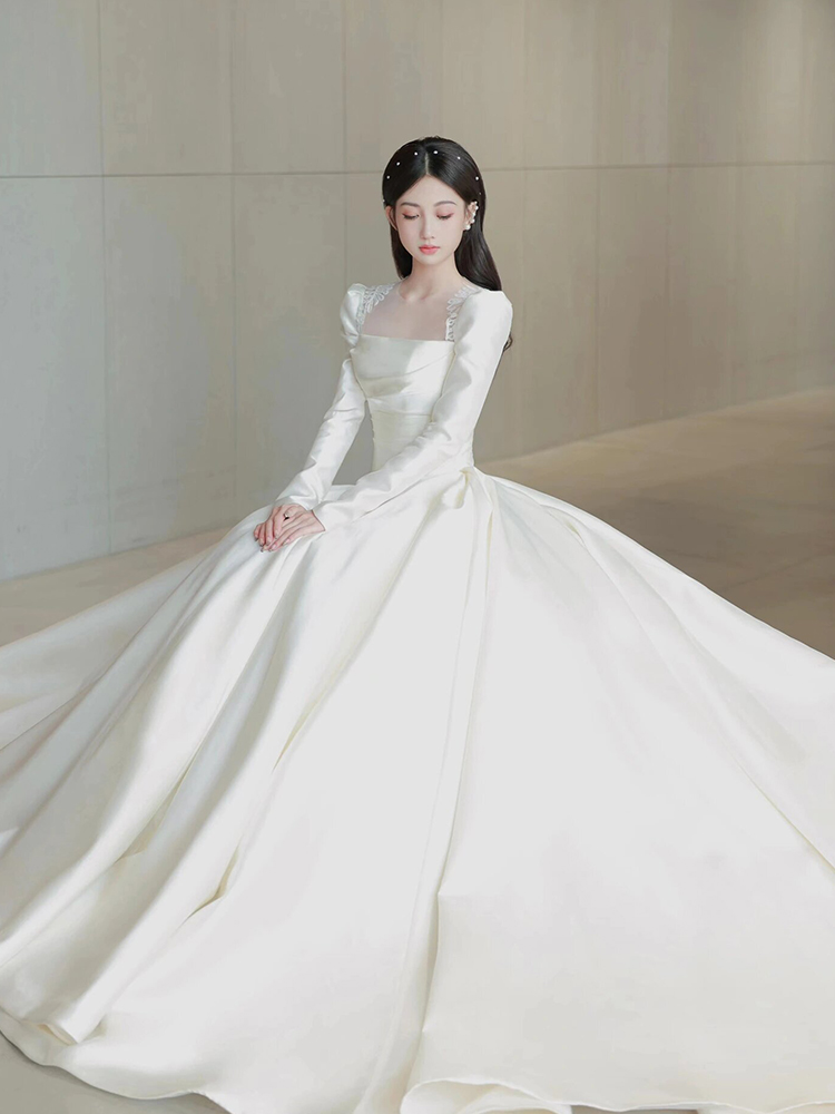  XS weighs about 80 catties+Single white trailer wedding dress   + $10.69 