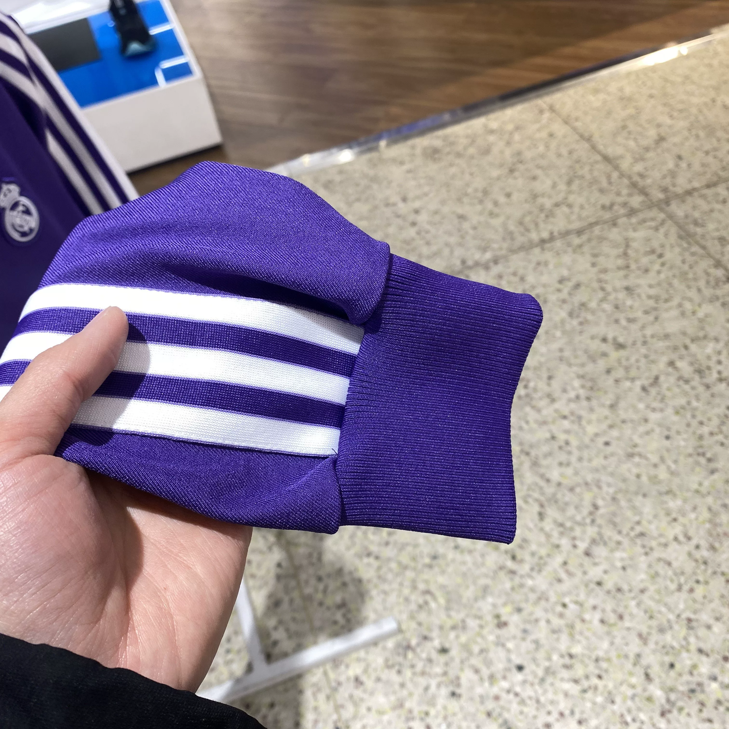 Куртка спортивная Woven ДжФ2582 мужская футбол Adidas Real Madrid casual culture