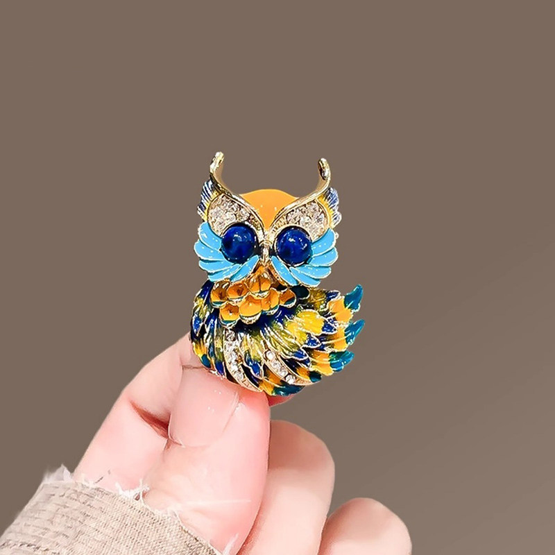 Cute Enamel Painted Owl Brooch for Men and Women, High-End Corsage, Small Animal Pin, Elegant Suit and Coat Accessories