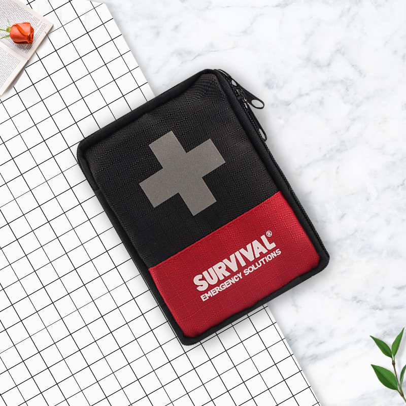 SURVIVAL Survivor's new TR111 portable carry-on first aid kit Family outdoor abrasion resistant medical bag