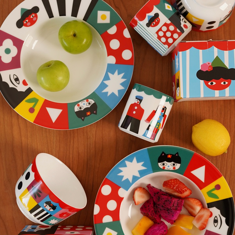 """"""Red Face Rose"""" Joint Tableware Set 2 Cups, 2 Plates, 2 Bowls Gift Box Set, Cute Souvenirs