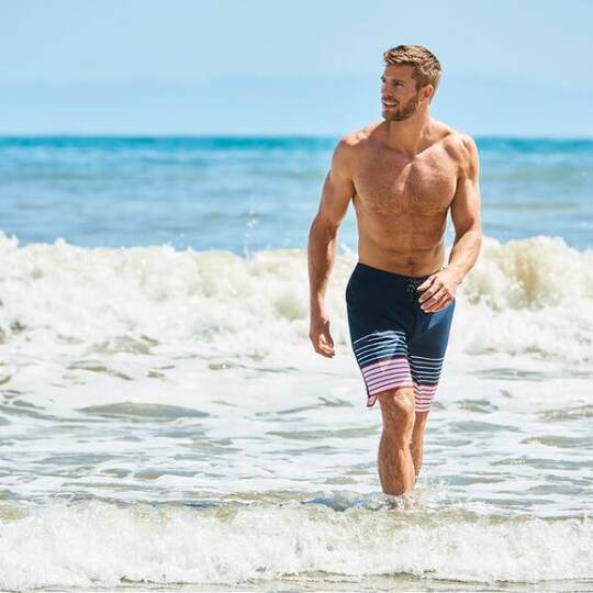 High-quality goods, exported to Europe and the United States, outdoor light and quick-drying spring and summer men's casual shorts and beach pants, available in large sizes