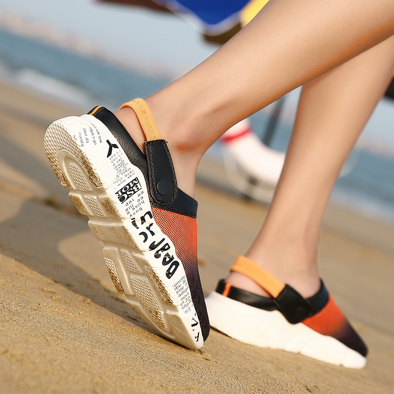 Outdoor slippers men's summer fashion wear beach hole shoes Korean version thick bottom non-slip sandals and slippers breathable large size sandals men