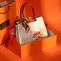 Подарочный набор из серии «Абрикос-пион» с шелковым шарфом + подарочный пакет