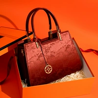 Красный подарочный набор с шарфом + подарочный пакет