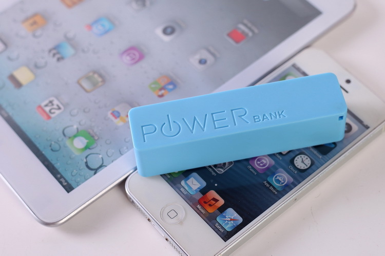 Quà tặng doanh nghiệp tùy chỉnh logo miệng đỏ nhỏ nước hoa di động 2600MAh mAh điện thoại di động mini sạc kho báu