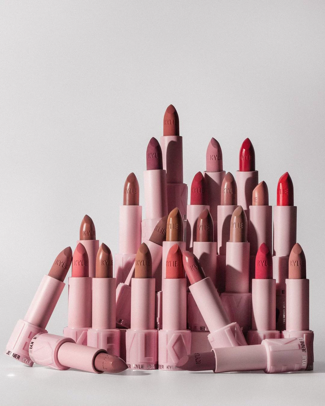 阿卡狄亚 KYLIE COSMETICS 808 哑光&奶油口红