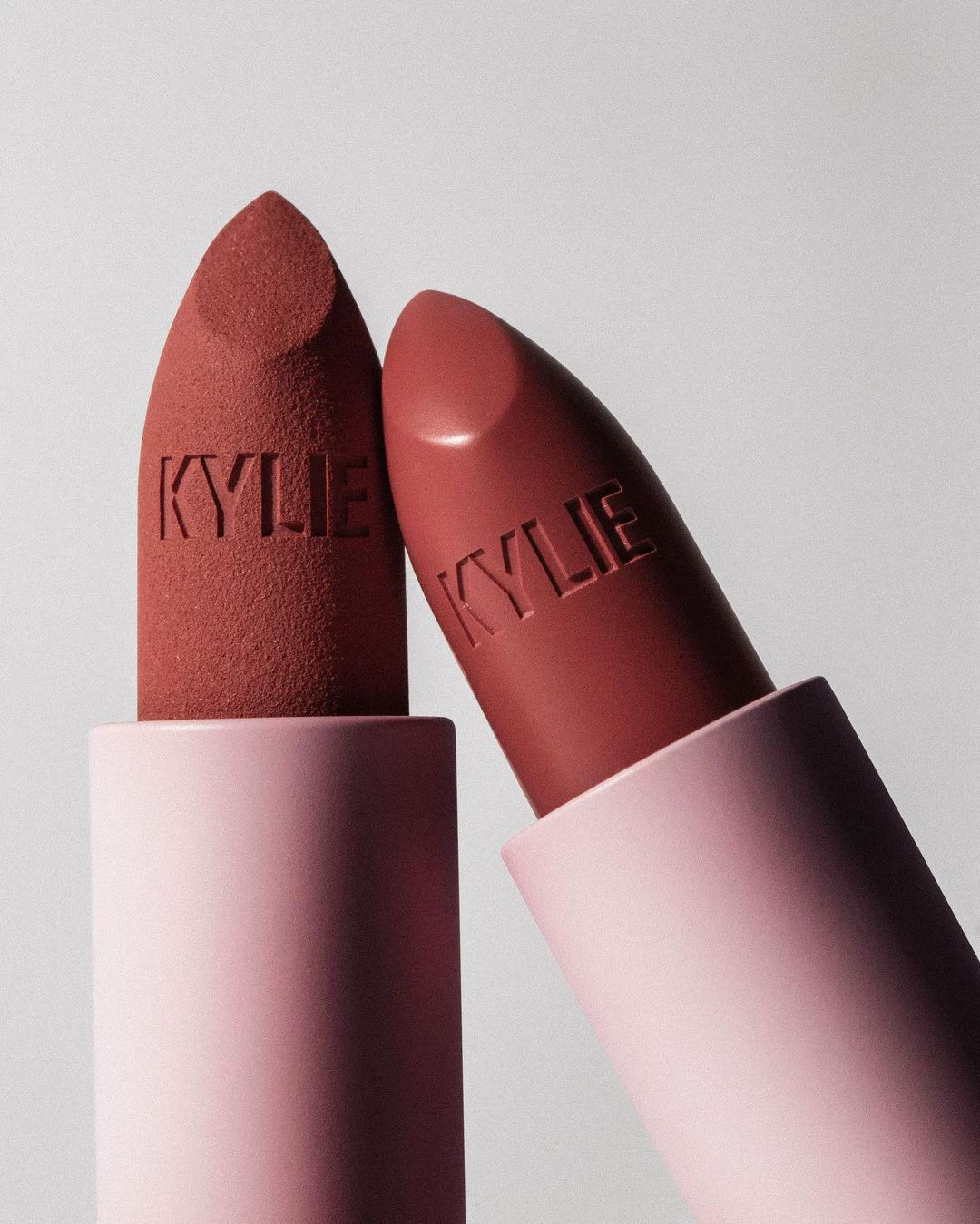 阿卡狄亚 KYLIE COSMETICS 808 哑光&奶油口红