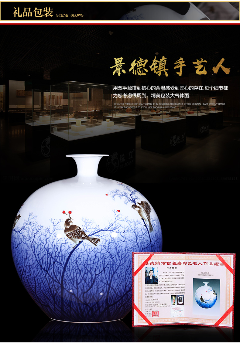 The Master of jingdezhen ceramics hand - made furnishing articles large new Chinese blue and white porcelain vase sitting room adornment is placed