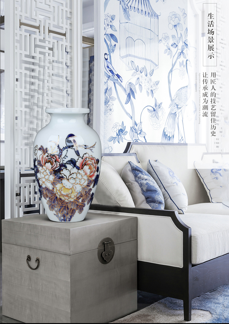 Chinese wine sitting room adornment famous jingdezhen ceramics hand - made exquisite thin foetus flower vase dry flower is placed