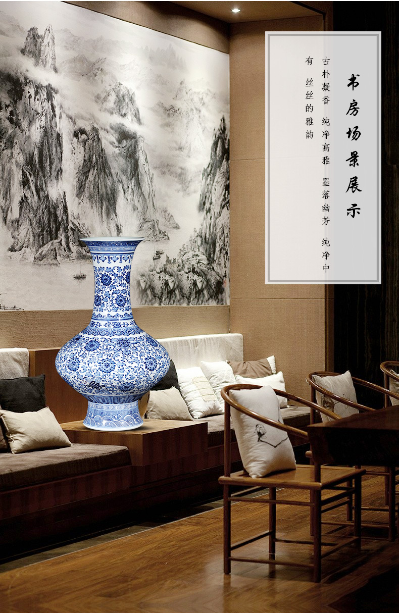 Jingdezhen ceramics creative manual blue and white porcelain vases, flower arranging new Chinese wine sitting room adornment is placed