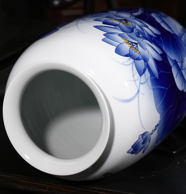 The Master of jingdezhen ceramics hand - made of blue and white porcelain vases, flower arrangement large sitting room adornment of new Chinese style furnishing articles