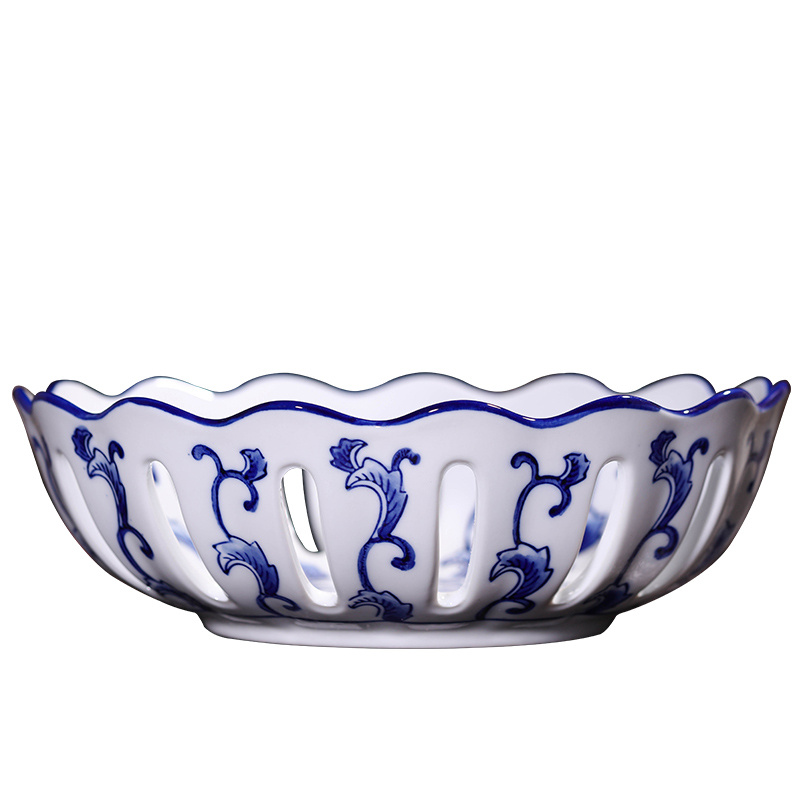 Creative household table sitting room antique Chinese blue and white porcelain of jingdezhen ceramics hollow - out fruit bowl dried fruit tray
