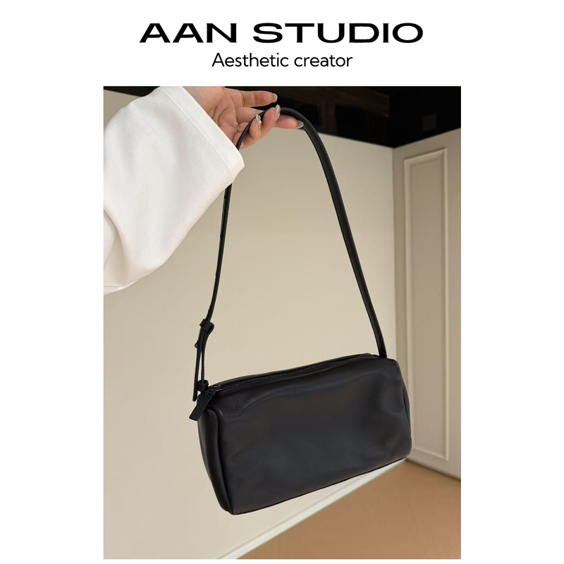 【Aan】Women's Bag 2026 New Model First Layer Cowhide Pen Holder Bag High-End Pillow Bag Shoulder Handbag 【Aan】Women's Bag 2026 New Model First Layer Cowhide Pen Holder Bag High-End Pillow Bag Shoulder Handbag