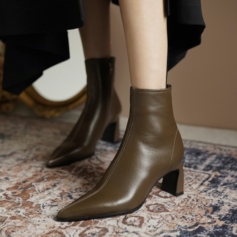 Off-white Martin boots female British style 2022 new winter plus velvet thick heel pointed high heels comfortable sheepskin short boots