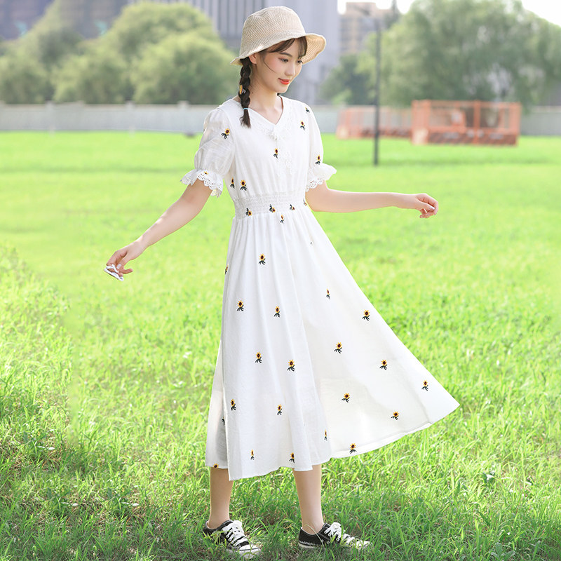 Girl dress long version over the knee small fresh summer high school junior high school student long dress College style white princess skirt
