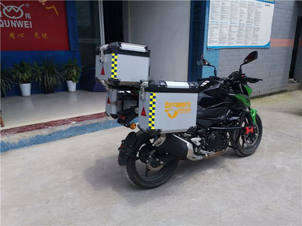 Áp dụng cho 19 hộp bên hợp kim nhôm của Kawasaki z400 Phát hành nhanh chóng ba hộp hộp đuôi được sửa đổi khung bên hộp khung đuôi - Xe gắn máy phía sau hộp hộp đựng đồ xe winner x