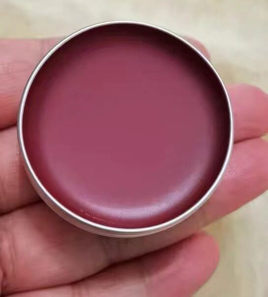 Traditional handmade comfrey ointment natural mosquito bites baby newborn baby child itching red rash red butt flooded neck