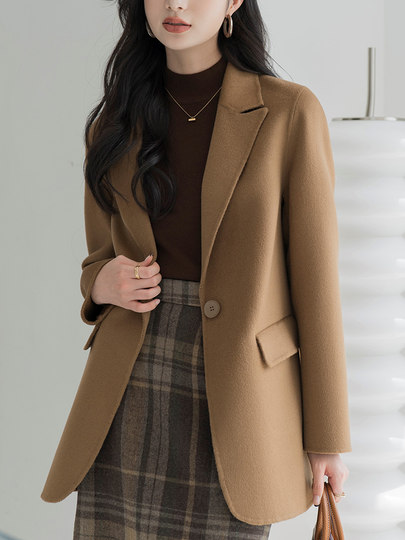 High-End Double-Sided Cashmere Coat for Women, Short Style, 2025 Autumn and Winter New Loose-Fitting Elegant Suit Collar Woolen Jacket