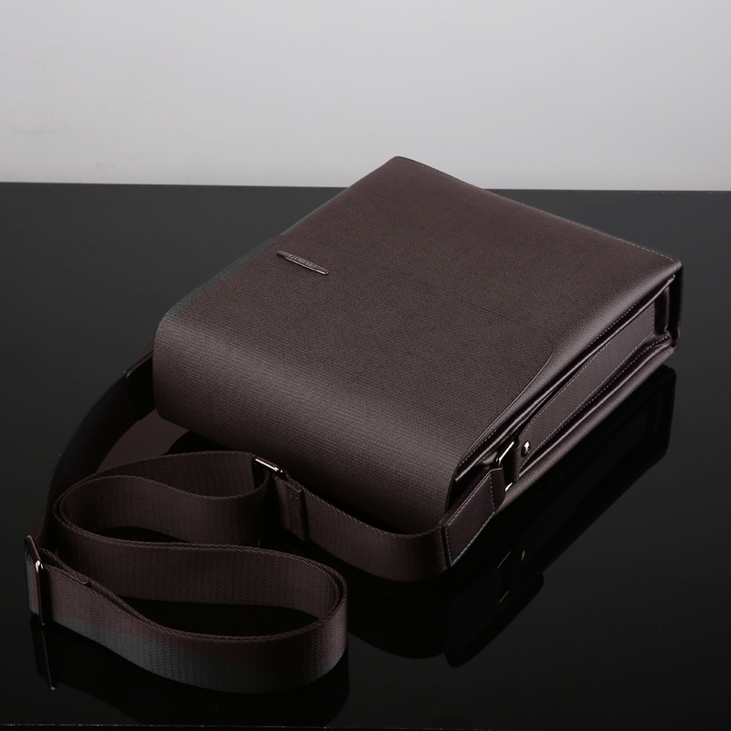 Man Bag Vertical single shoulder bag Men's bag Single shoulder Inclined Satchel Bag Casual Business Small Scapegoat Bull Leather Bag Skew Hanging Bag