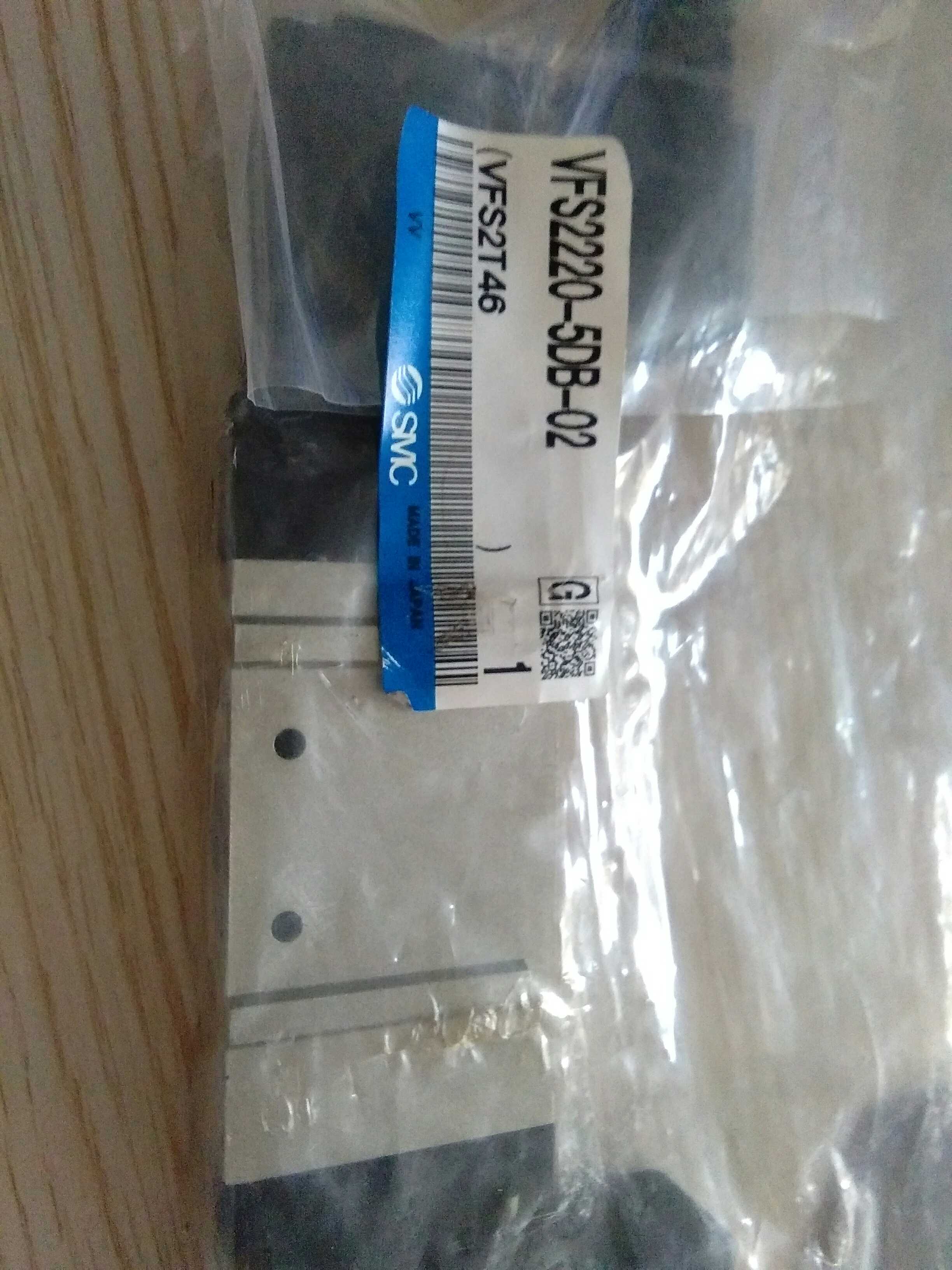 VFS2220-5DB-02 NEW ORIGINAL DRESS JAPAN SMC SOLENOID VALVE SPOT