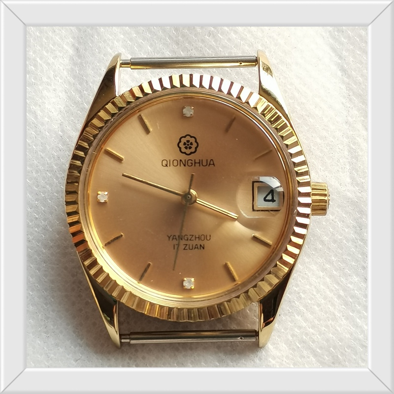 Qionghua Brand Old Stock Brand New Mechanical Watch Produced in the 1990S, in Good Working Condition and with Accurate Timekeeping