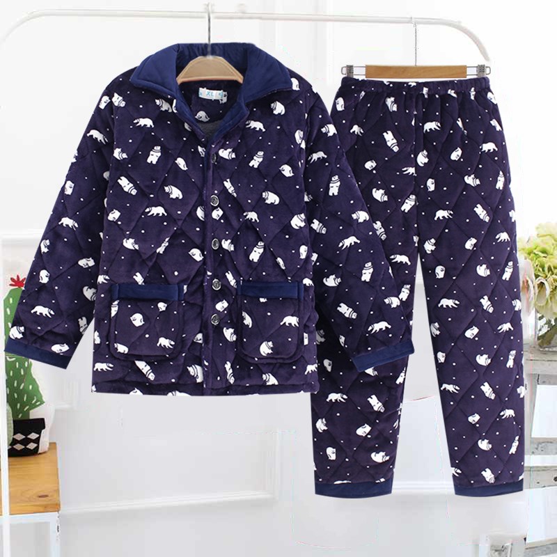 Bộ đồ ngủ mùa đông mens flannel ba lớp cộng với nhung dày nhung san hô trẻ có thể mặc bên ngoài bông dễ thương để giữ ấm.