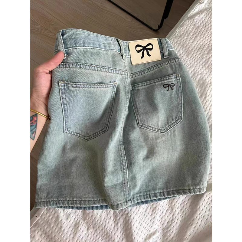 Plus-Size Vintage American-Style Denim Skirt for Women, Summer, Loose Fit, Slimming, High-Waisted, Hip-Hugging A-Line Short Skirt Plus-Size Vintage American-Style Denim Skirt for Women, Summer, Loose Fit, Slimming, High-Waisted, Hip-Hugging A-Line Short Skirt