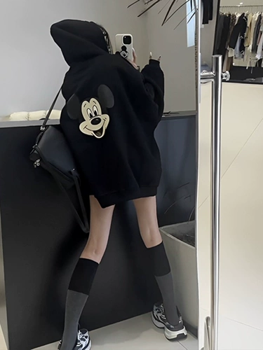 Ранняя осень, универсальный свитшот на правое плечо, женская новинка 2025 года, популярный стиль, модный корейский стиль, ленивый стиль, утягивающий наряд в корейском стиле