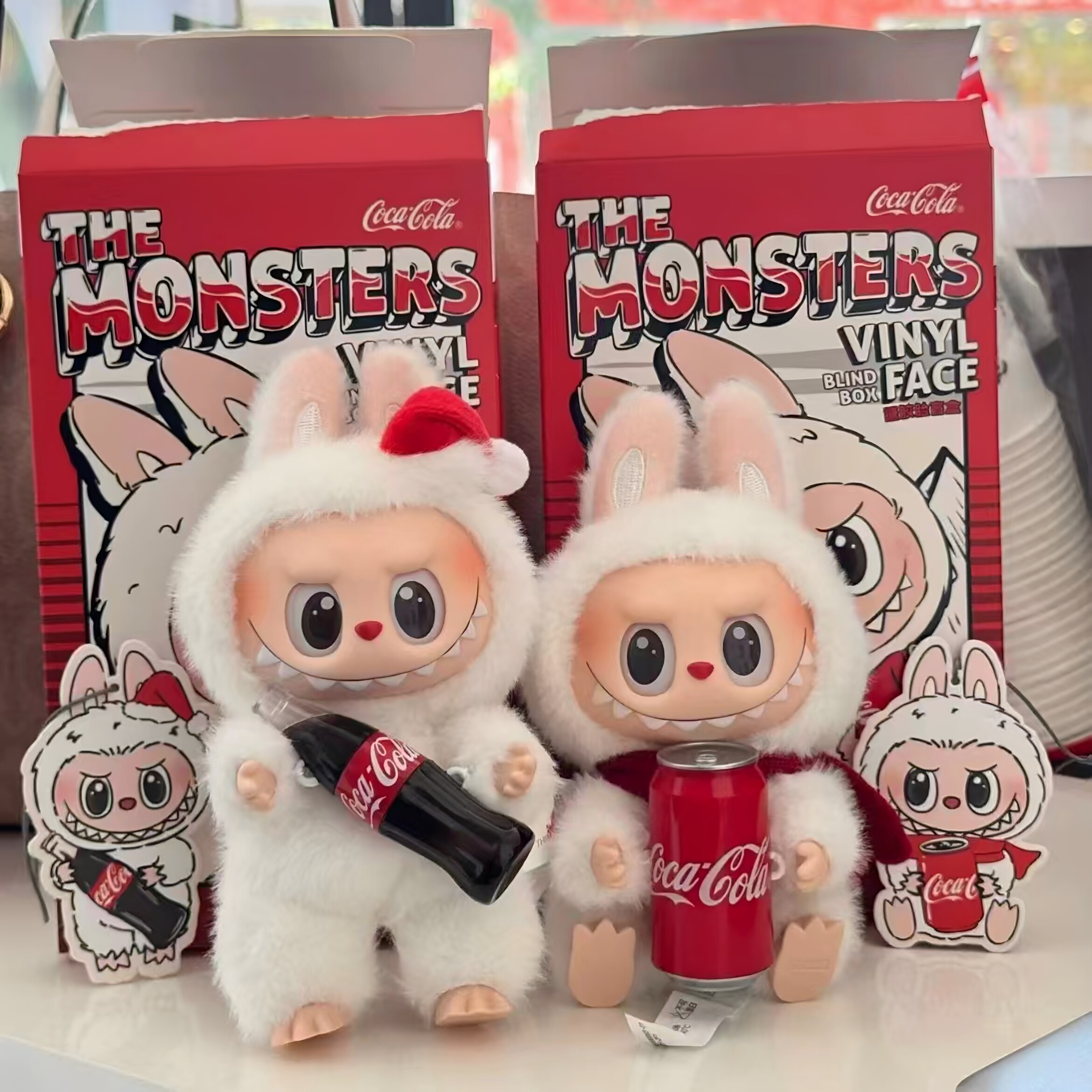 Новая серия плюшевых виниловых игрушек Cola labubu labubu третьего поколения, закрывающая лицо, коробка для кукол, сумка для украшений