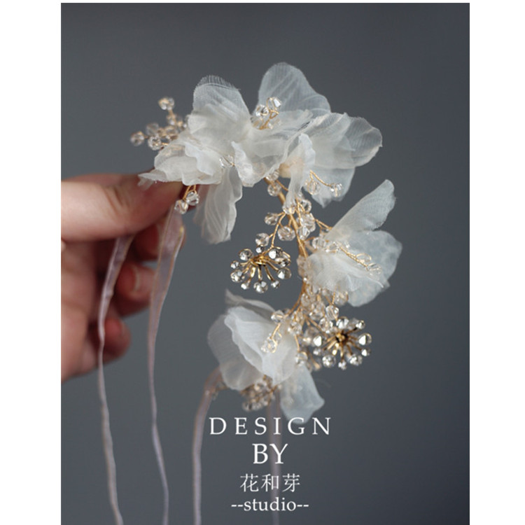Original handmade dream white yarn flower crystal branch wrist flower bridal wedding hand flower stage performance bracelet