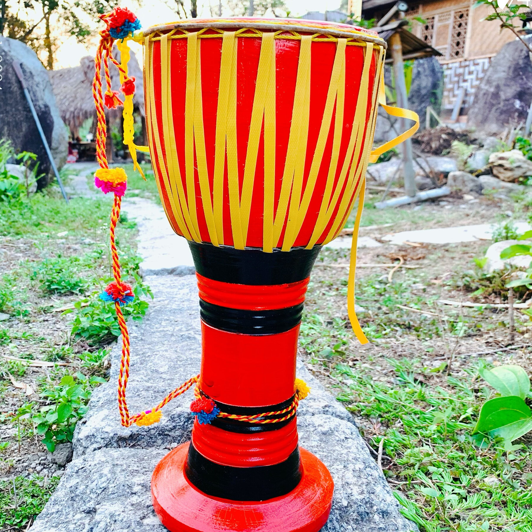 60cmの象足太鼓。雲南省の少数民族の象足太鼓。ダンス楽器、レストランの装飾、店頭の装飾、子供用太鼓、手太鼓。