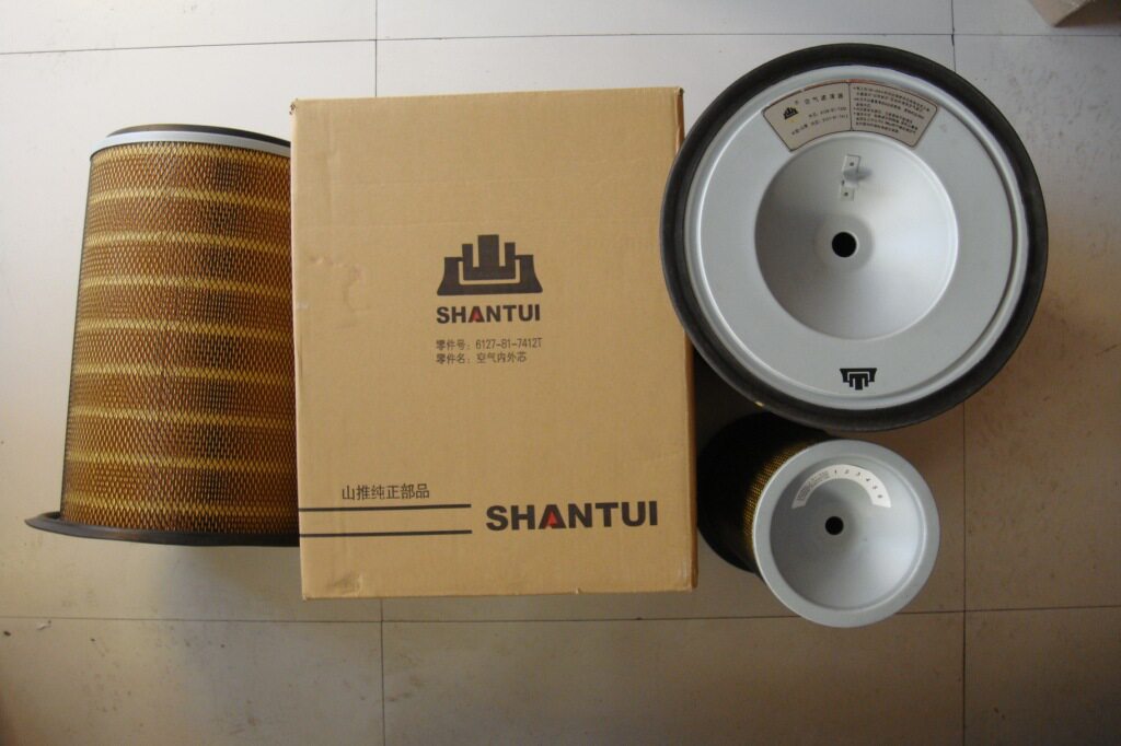 Bulldozer SD16 SD16 SD22 SD32 air filter element 6127-81-7412T