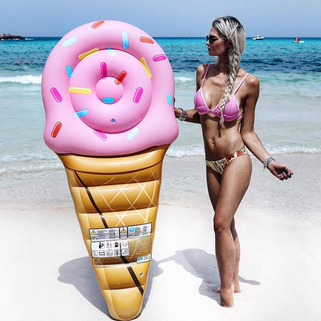 Oversized pink ice cream inflatable float float floating bed floating cushion mount lifesaving swim ring shooting props