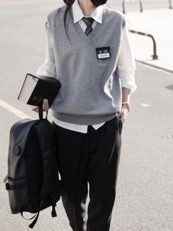 【Pantevilla】Dog-Themed Jk Sweater Vest Original Design V-Neck Knitwear Unisex Versatile Basic