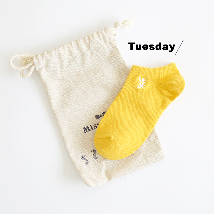 Bảy đôi tất trong một tuần vớ cotton đơn giản màu thêu chữ thuyền vớ vớ ngắn nam và nữ tất bông thu đông 