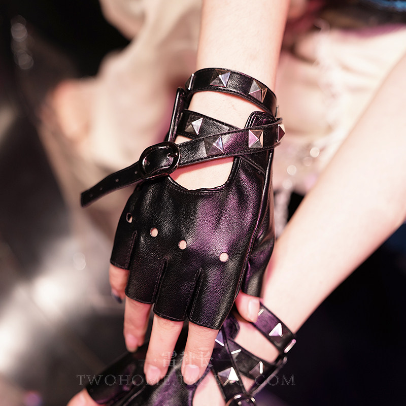 Dark studded wrist-wrap punk leather fingerless gloves, cosplay, anime convention performance, anime female military lolita half-finger gloves