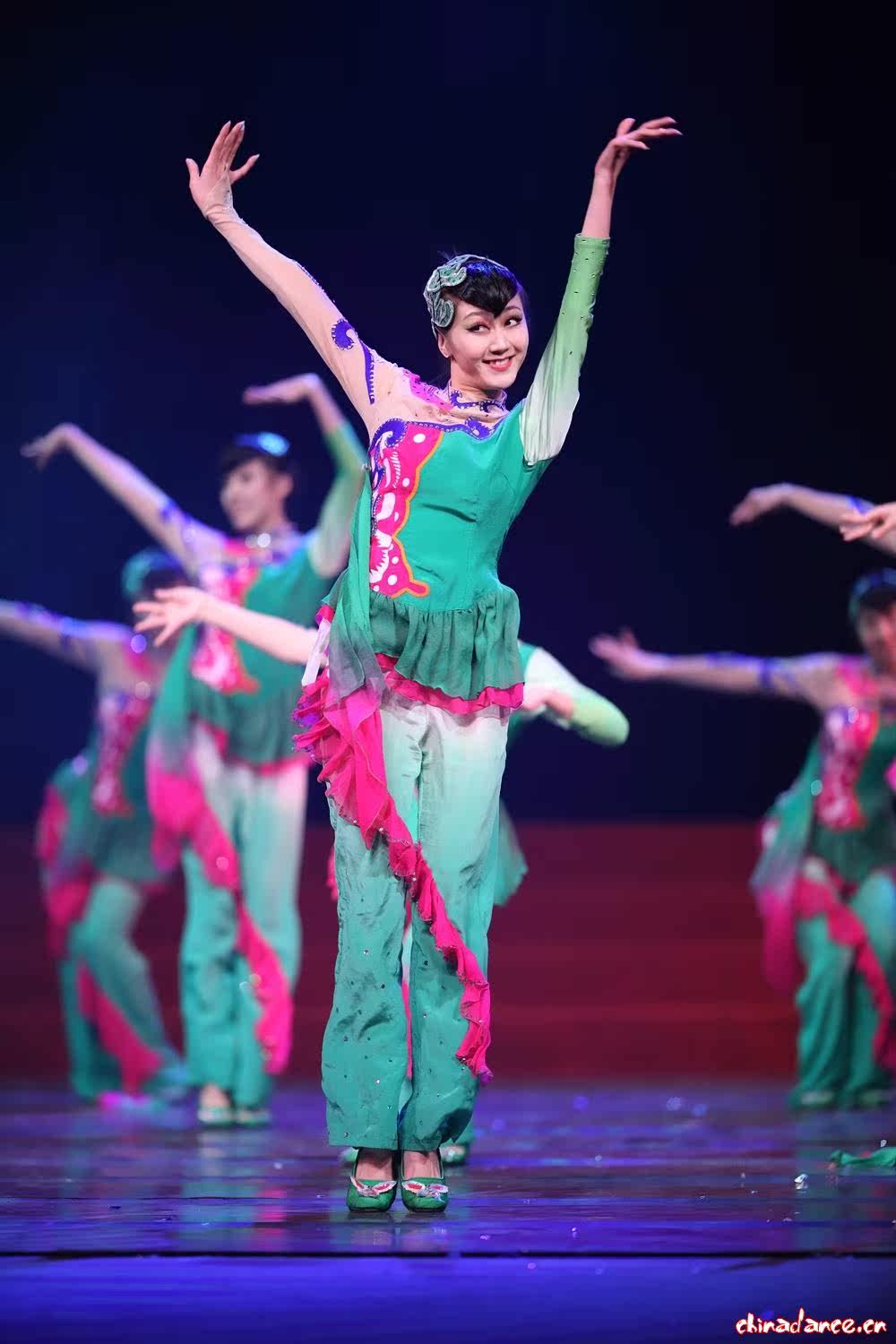 Peach Li Cup Xiaoho Wind Mining CCTV Dance Competition Horflower Awards Nationalities Modern Chunichi Dance Performance Costumes