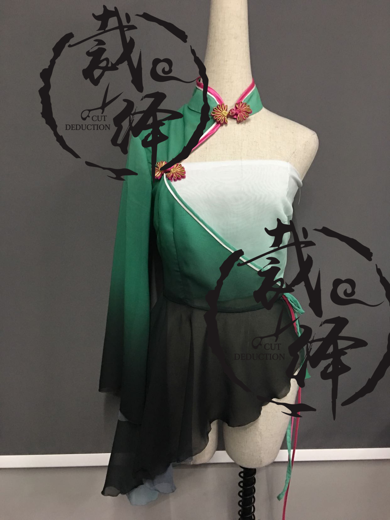 Cut in peach Li Cup Wing-ho Dance headwear 